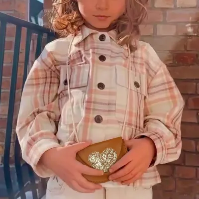 PETITE FILLE