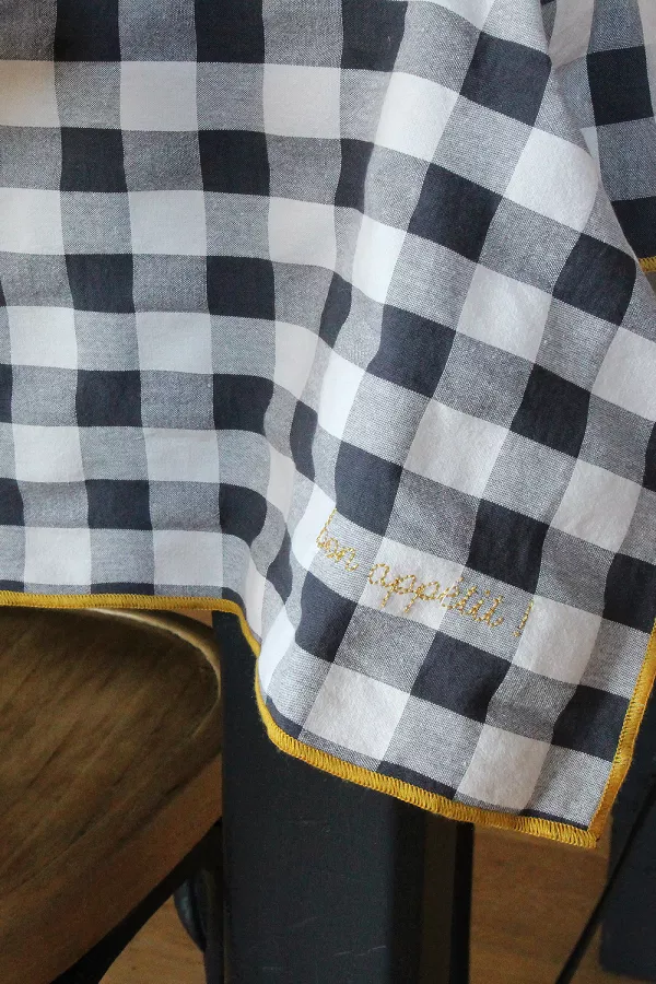 Nappe carreaux vichy - réglisse 140 x 250 cm