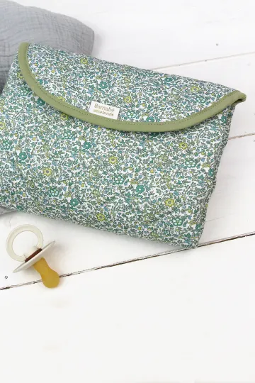 matelas à langer de voyage Liberty fleuri made in france Barnabé aime le café