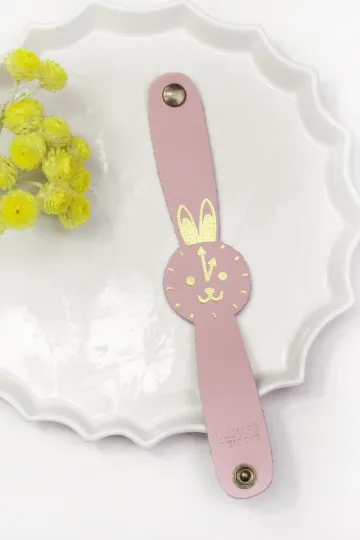 montre cuir enfant rose marquage lapin Barnabé aime le café