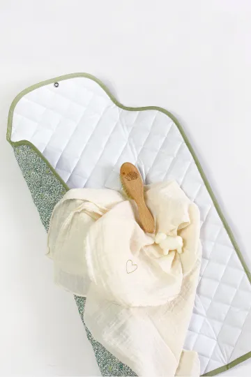 matelas à langer de voyage Liberty fleuri made in france Barnabé aime le café