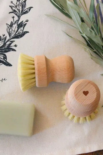 brosse vaisselle bois réutilisable gravure coeur Barnabé aime le café fabrication europe