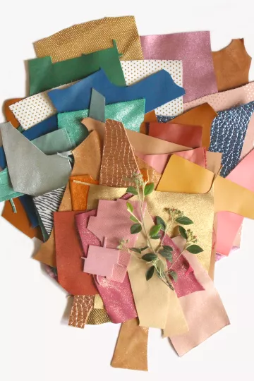 Chutes de cuir - assortiment de + de 800 gr