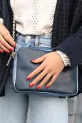 sac trotteur porté cuir lisse et fantaisie bleu nuit Barnabé aime le café made in france