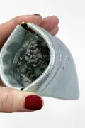 Etui lunette femme cuir souple bleu clair fermeture clic clac intérieur Liberty Barnabé aime le café fabrication française
