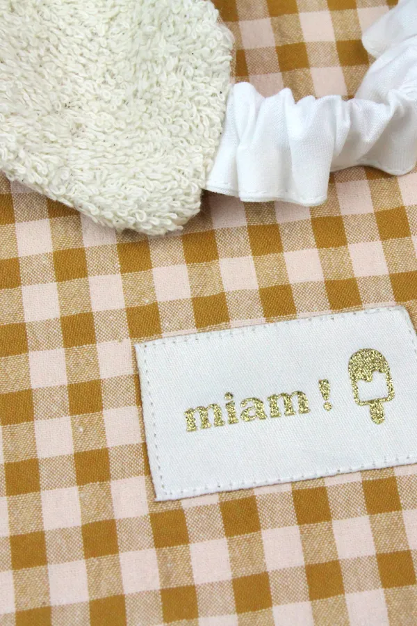 finition serviette élastique grand format cantine barnabé aime le café