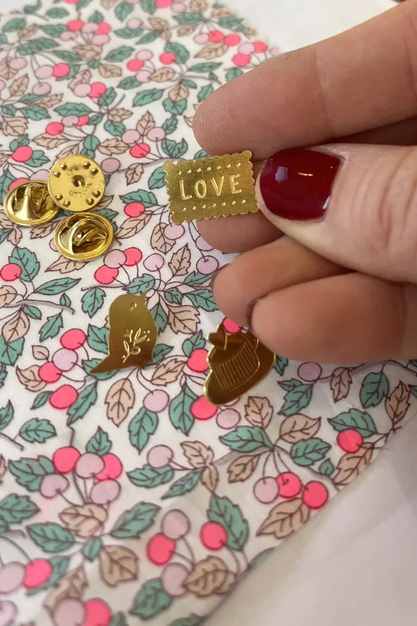 Collab Adorabili - Pin's Petit beurre