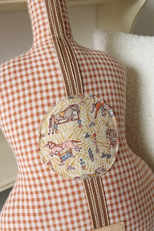 Boîte à musique Guitare - Javanaise