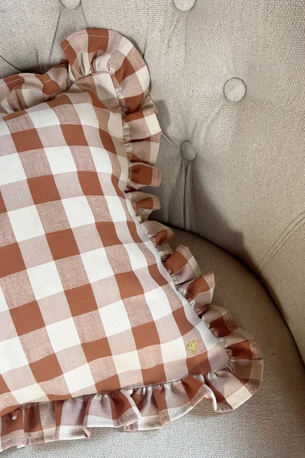 Coussin avec volant - vichy argile