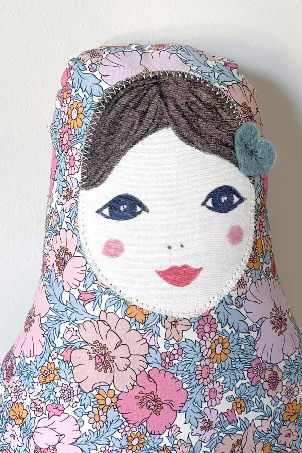 boite à musique POUPÉE - une chanson douce