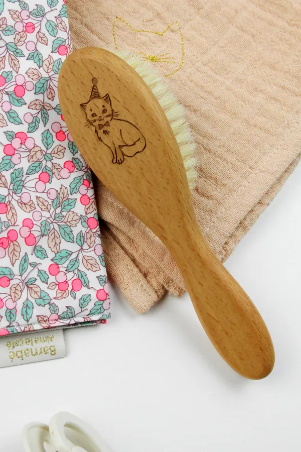 brosses à cheveux bébé bois gravé chat poils de soies Barnabé aime le café