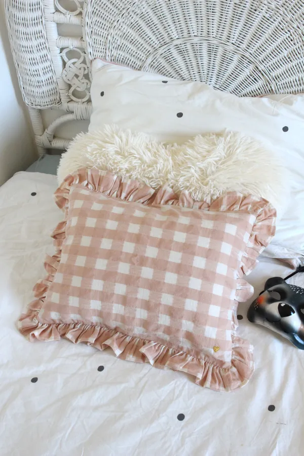 Coussin avec volant - vichy macaron