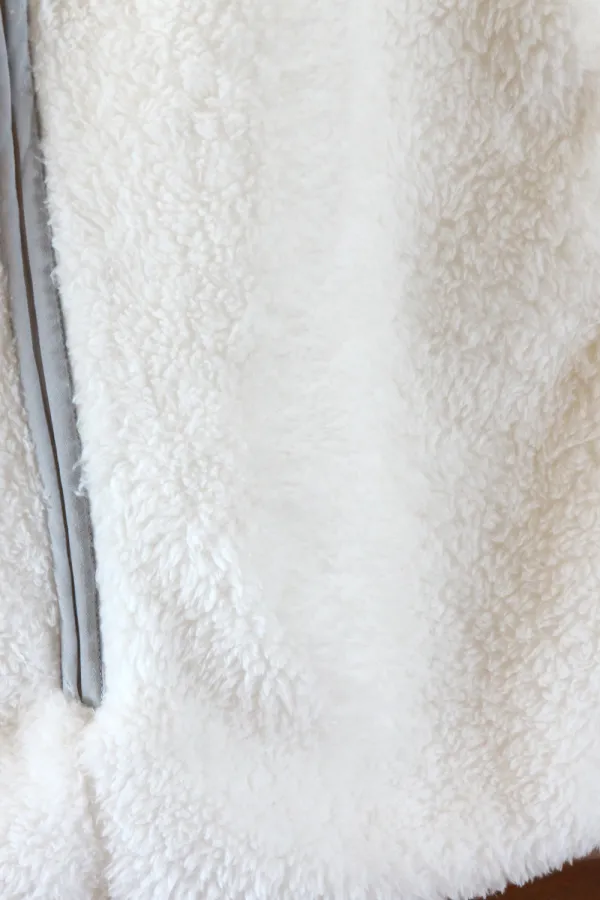 polaire blanche douce Barnabé aime le café made in france