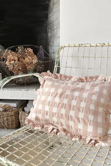 Coussin avec volant - vichy macaron