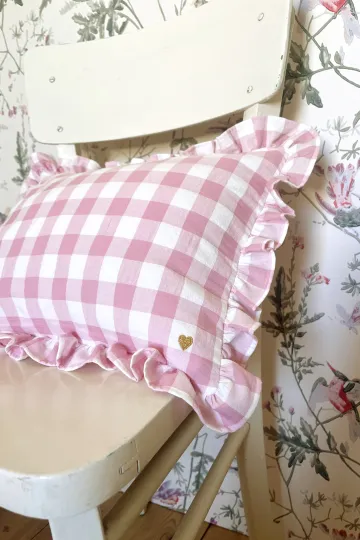 Coussin avec volant - vichy bubble gum