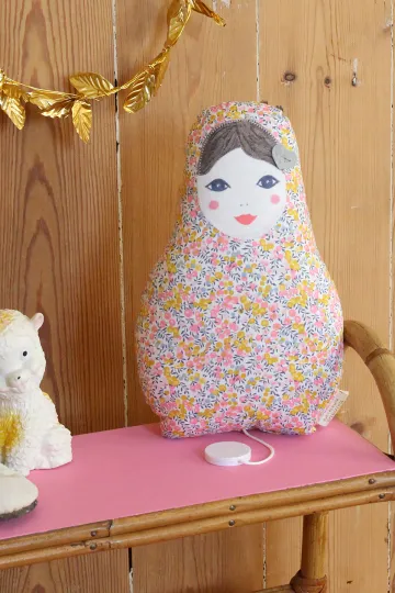 boite à musique POUPÉE - Une chanson douce