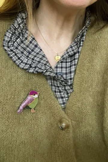 Bijou brodé - Oiseau cyclamen& lilas