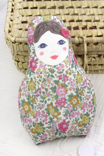 boite à musique POUPÉE - La Boum