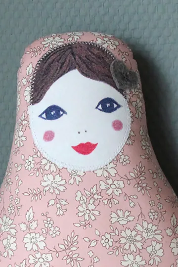 boite à musique POUPÉE - La Javanaise