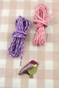 Bijou brodé - Oiseau cyclamen& lilas