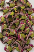 Bijou brodé - Oiseau cyclamen& lilas
