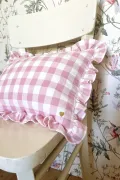 Coussin avec volant - vichy bubble gum